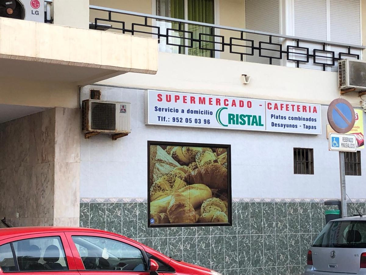Apartamento Totalmente Reformado Con Piscina Y Jardines Al Lado De La Playa De La Carihuela Torremolinos Exterior photo