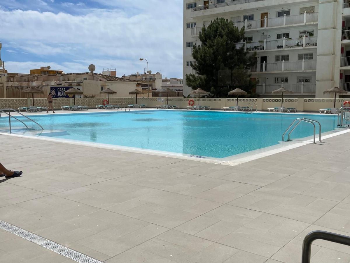 Apartamento Totalmente Reformado Con Piscina Y Jardines Al Lado De La Playa De La Carihuela Apartment Torremolinos Exterior photo