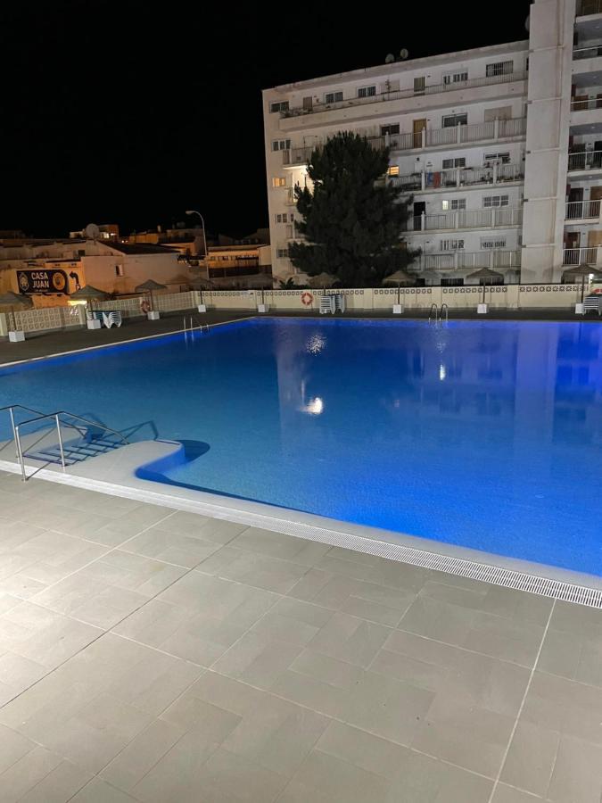 Apartamento Totalmente Reformado Con Piscina Y Jardines Al Lado De La Playa De La Carihuela Apartment Torremolinos Exterior photo